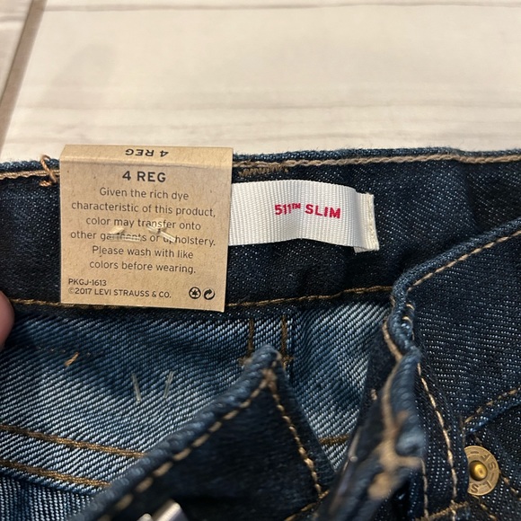 Boys 4 Reg Levi’s Darkwash Jeans - Picture 3 of 3